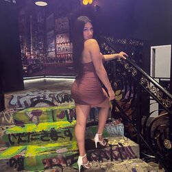 マディ・ゲッチがビッグチットハイヒールOnlyFansソロで驚く