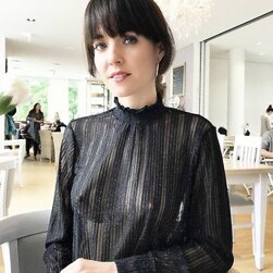 アナザー・リークド・ショット・オブ・ミー・ベッギング・トゥ・ゲット・フィルド・アップ