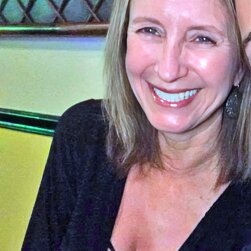 Wendy: Mature Bisexual CumSlut Taking It All