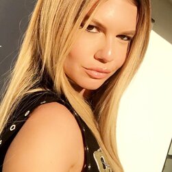 Leaked Chanel Selfies In Lingerie, Showing Off Her Sultry, Sinful Curves