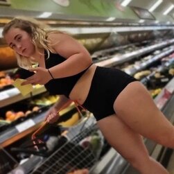 コート・ハー・オン・ライブカム - カービー・アンド・セクシー・イン・パブリック
