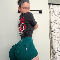 Homely PAWG With A Body Built For Deep Rough Play