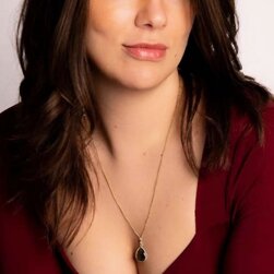 24-Year-Old Lindy Can’t Hide Her Dirty Desires Any Longer