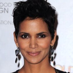 ハル・ベリー・ルックアライク・ブリンギング・ワイルド・ファンタシーズ・トゥ・ライフ