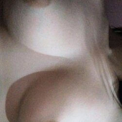 Total Safadeza — Naughty Pale Slut Showing Off Her Fat Ass