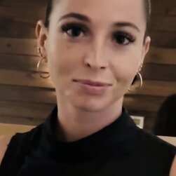 キャント・ビリーブ・ディス・ビューティー・イズ・ゴーン — リタイアード・バット・スティル・ア・ゴッデス