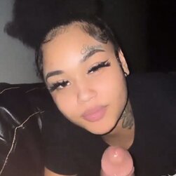 バディー・ゴット・シャイ・ワンス・ザ・カメラ・スターター・ローリング — バット・ディドゥント・ストップ・焦らしイング