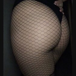 Ang: The Curvy Girl You Won’t Be Able to Resist
