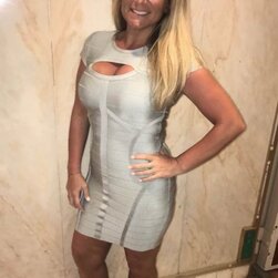 Look Up This Hooker — You’ll Wanna See What She Can Do