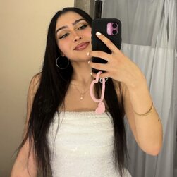 Thicc 19-Year-Old Latina Mary Shows Off Her Wet Curves