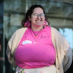 Nerdy thick beauty T4ylor showing her sweet bbw curves with a naughty smile