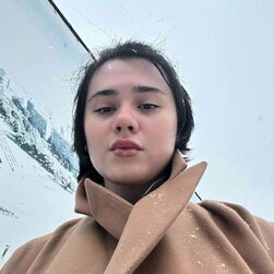 Caroline Swan Strips Naked And Teases With Her Wet Curves