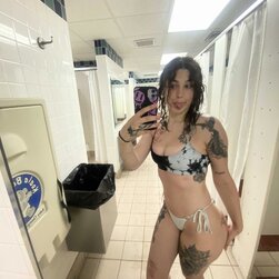 Slutty White Babe Gags On BBC Daddy’s Cock And Squirts Hard