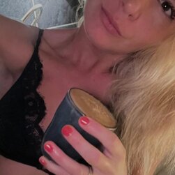 カミング・オール・オーバー・ハー・ピアスト・トワット