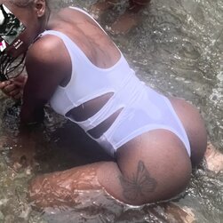 Juicy Bubble Butt On Display