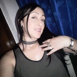 Hot Amateur Colombian Babe Showing Off Her Naughty Side