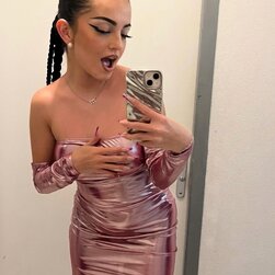 Slutty Hoe Twerking Hard on TikTok for Views