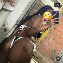 Pretinha Putona Hottie Returns for More Steamy Fuck Action