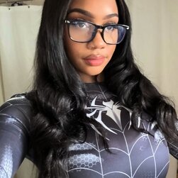 Viral IG Baddie Skylar Masturbating Her Curvy Ebony Body