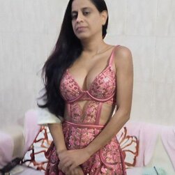 Indian Babe Preeti Begging for Big Black Cock to Fill Her