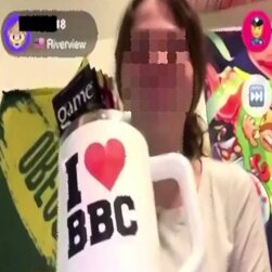 Stranger Girl Flashes and Jerks Off a Stranger Live on OmegleSluts