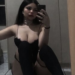 Sexy Goth Brunette Snapping a Hot Selfie