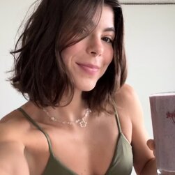 Muito linda...delecinha