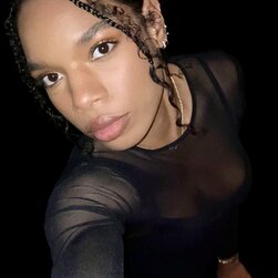 Ebony Athlete Slut Showing Off Her Curves — DM for Nudes!