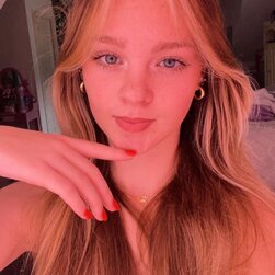 Petite Blonde Babe From Kansas Giving Deep Sensual Oral Pleasure