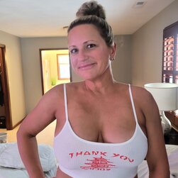 Perfect MILF Ready to Blow Your Mind With Her Tight Body