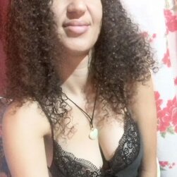 Gostosinha peituda.... Qrem + ?