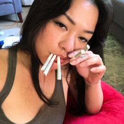 chica asiática caliente