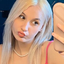 OnlyFans Cali Bird — Blonde PAWG Elissa Shaking It