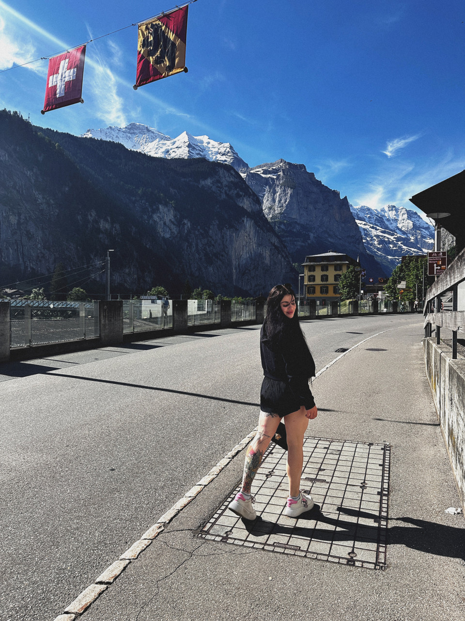 A lassie Patricia Bloom provoca com o seu decote na sua compilação A lassie Patricia Bloom provoca com o seu decote na sua compilação