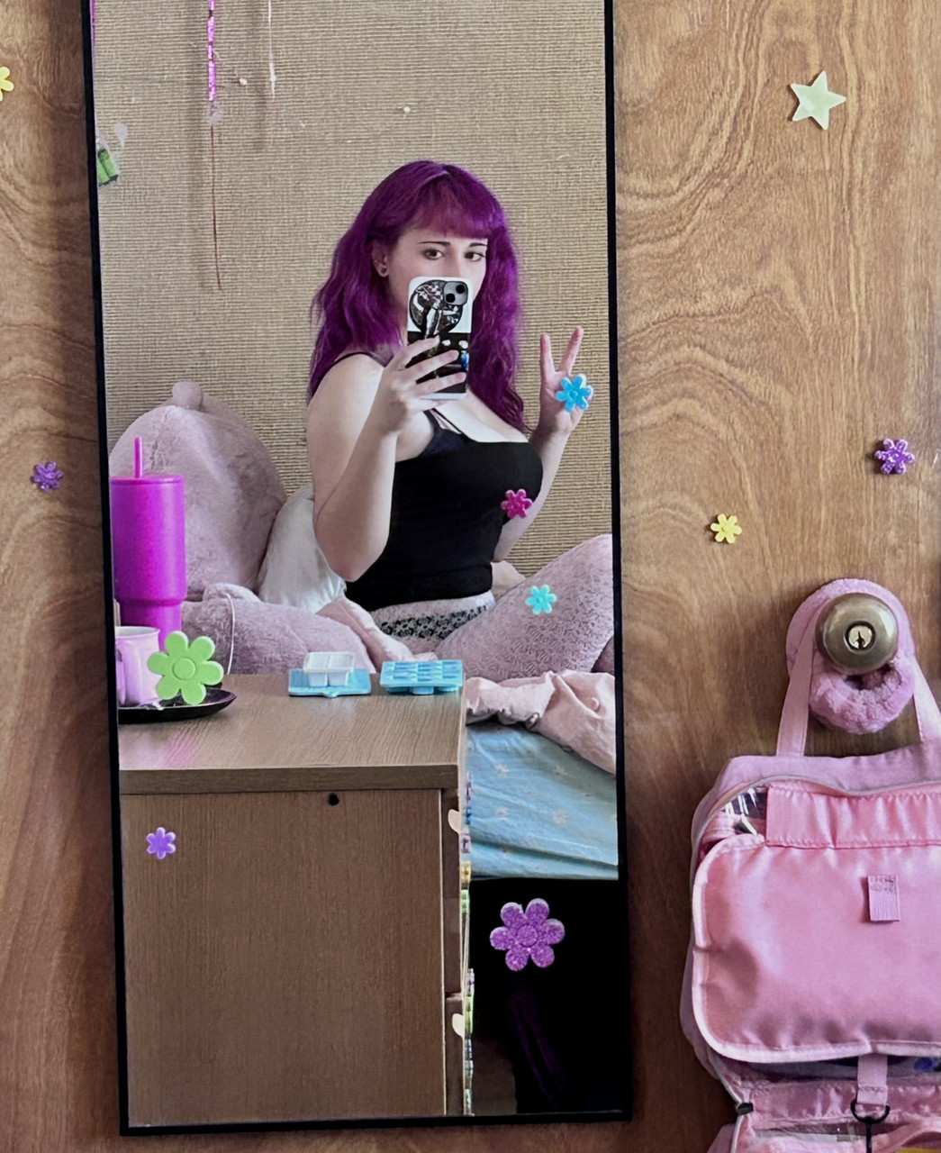 La bella fidanzata della web camera Sam Squeebs stuzzica con il suo seno grosso e sodo La bella fidanzata della web camera Sam Squeebs stuzzica con il suo seno grosso e sodo
