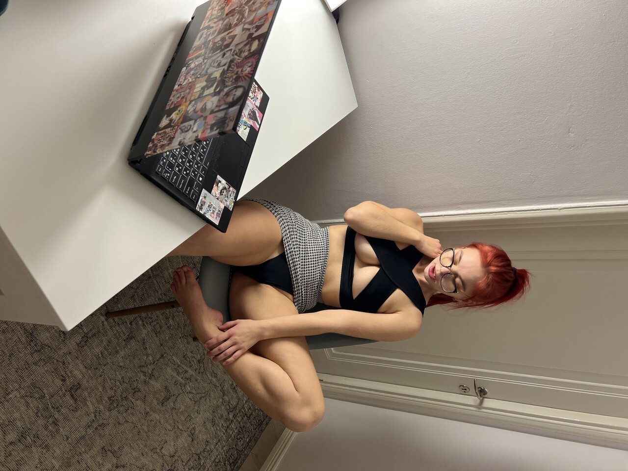 Il piccioncino della web camera Alter Eva X rivela le sue gambe da scopare e il suo grosso bottino Il piccioncino della web camera Alter Eva X rivela le sue gambe da scopare e il suo grosso bottino