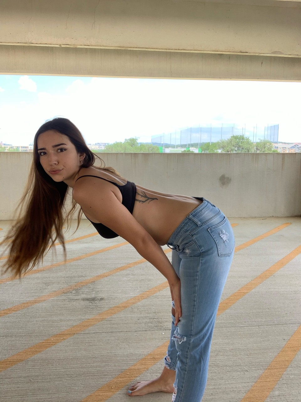 Samlypuff Captures Sweet Glamour Moments In Jeans Samlypuff Captures Sweet Glamour Moments In Jeans