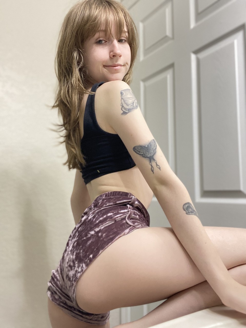 Girlsy Bella Bends Over Solo — Tight Butt, Naughty Glance Girlsy Bella Bends Over Solo — Tight Butt, Naughty Glance