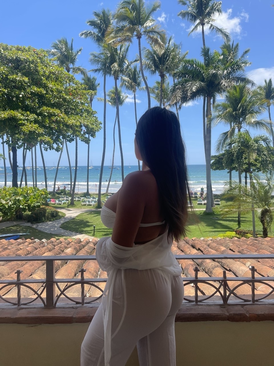 アメリカン・ブロンド・ボムシェル・マディー・ゲッチ・ショウズ・ハー・ヤミー・ボディ アメリカン・ブロンド・ボムシェル・マディー・ゲッチ・ショウズ・ハー・ヤミー・ボディ