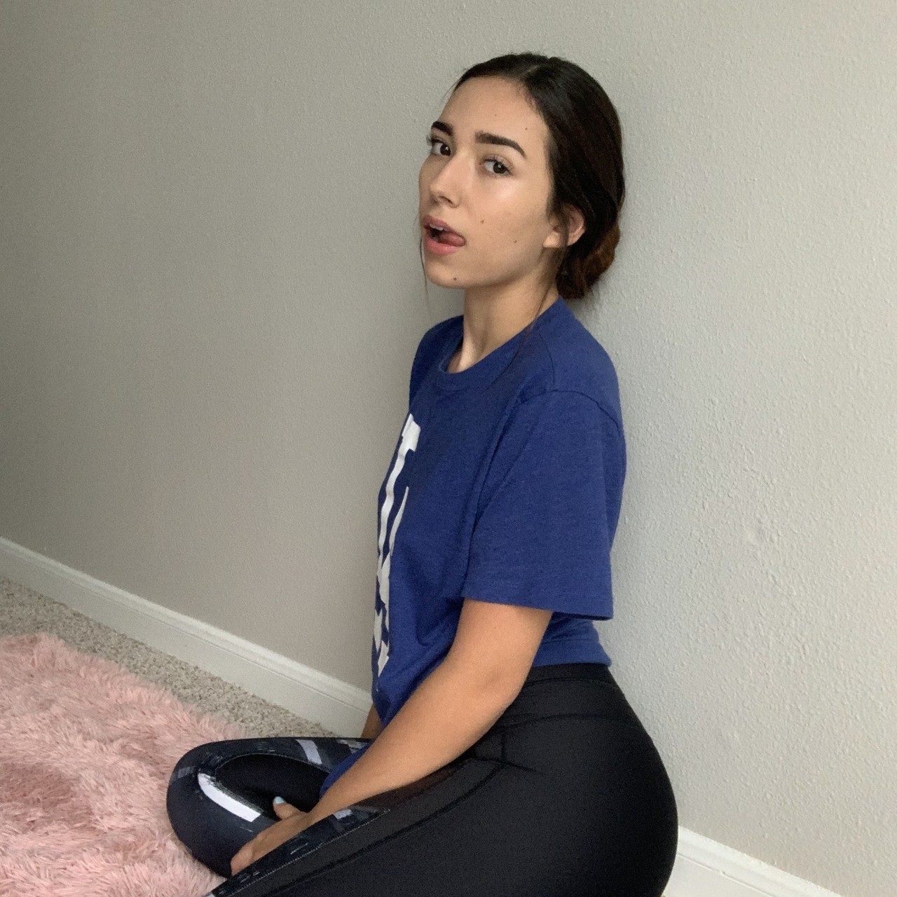 Naughty Cam Babe Samly Puff Strips Her Shorts And Shows Her Fat Ass Naughty Cam Babe Samly Puff Strips Her Shorts And Shows Her Fat Ass