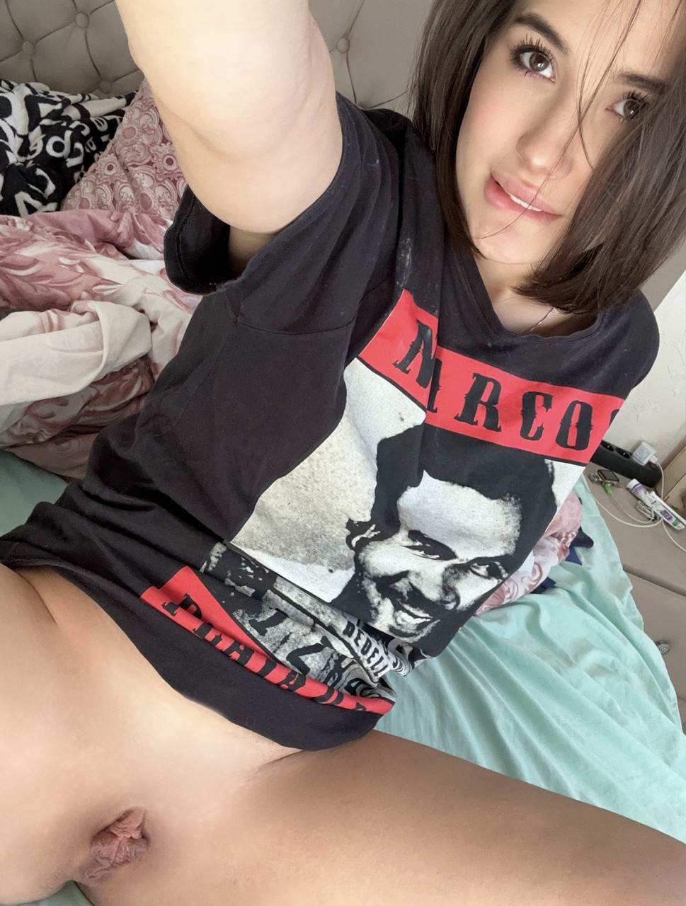 L'ex petite amie Erel expose son corps phénoménal dans son adorable blancheur. L'ex petite amie Erel expose son corps phénoménal dans son adorable blancheur.