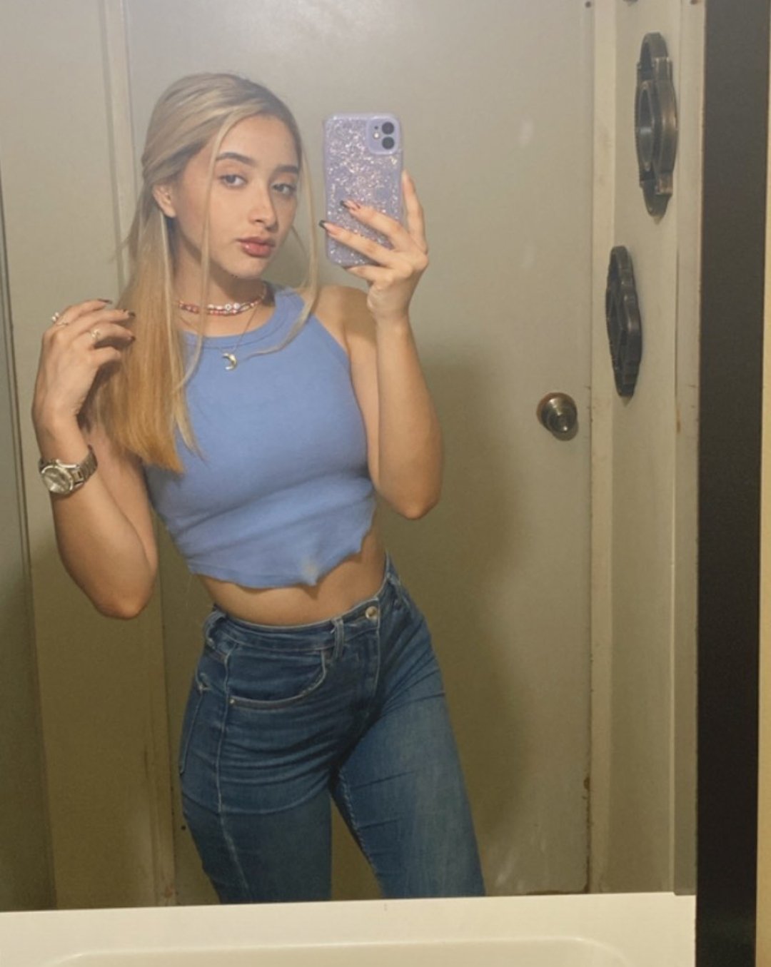 Latina webslut Cathy shows off in hot selfies 41