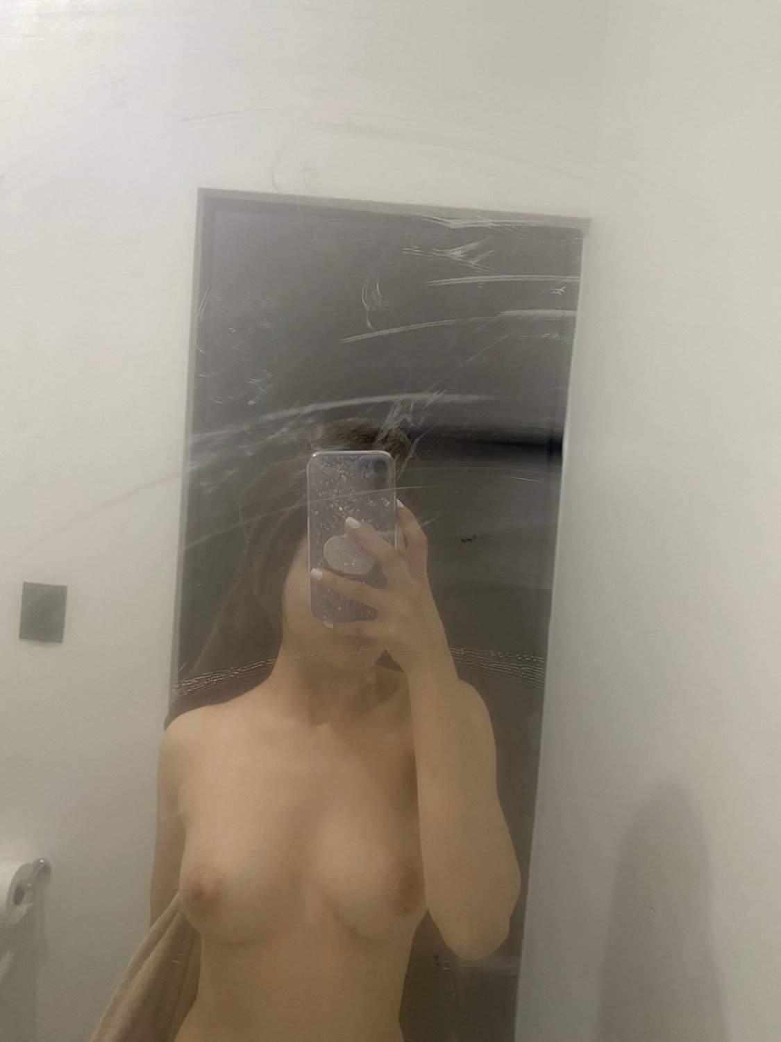 Latina webslut Cathy shows off in hot selfies 52