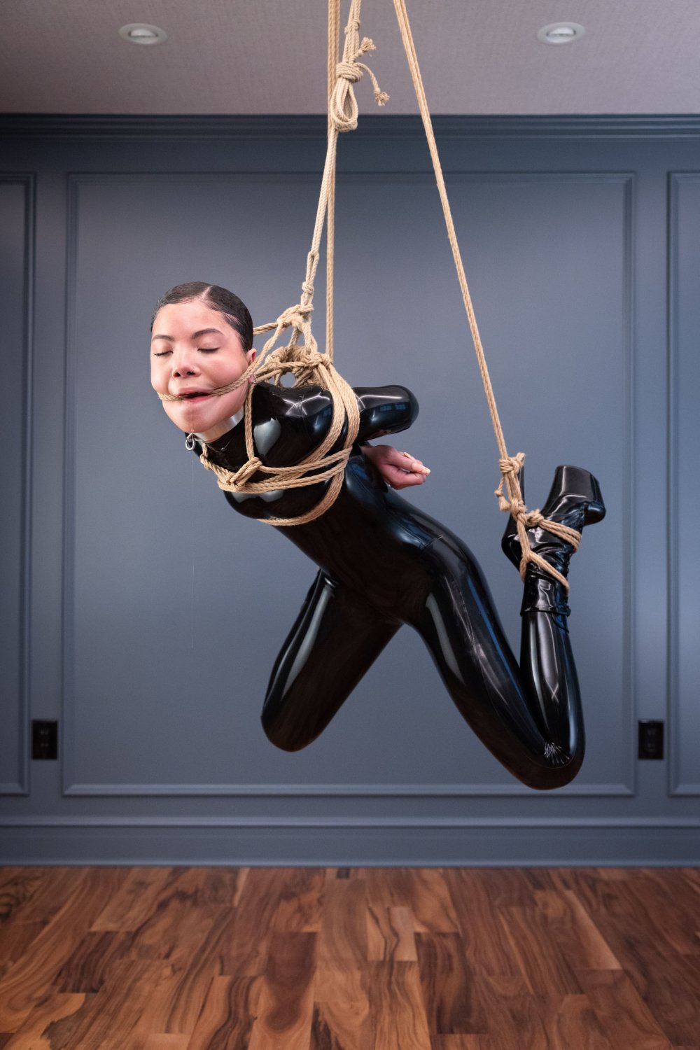 Ebony latex submissive Shweetie shows off her kinky, fragile side 4