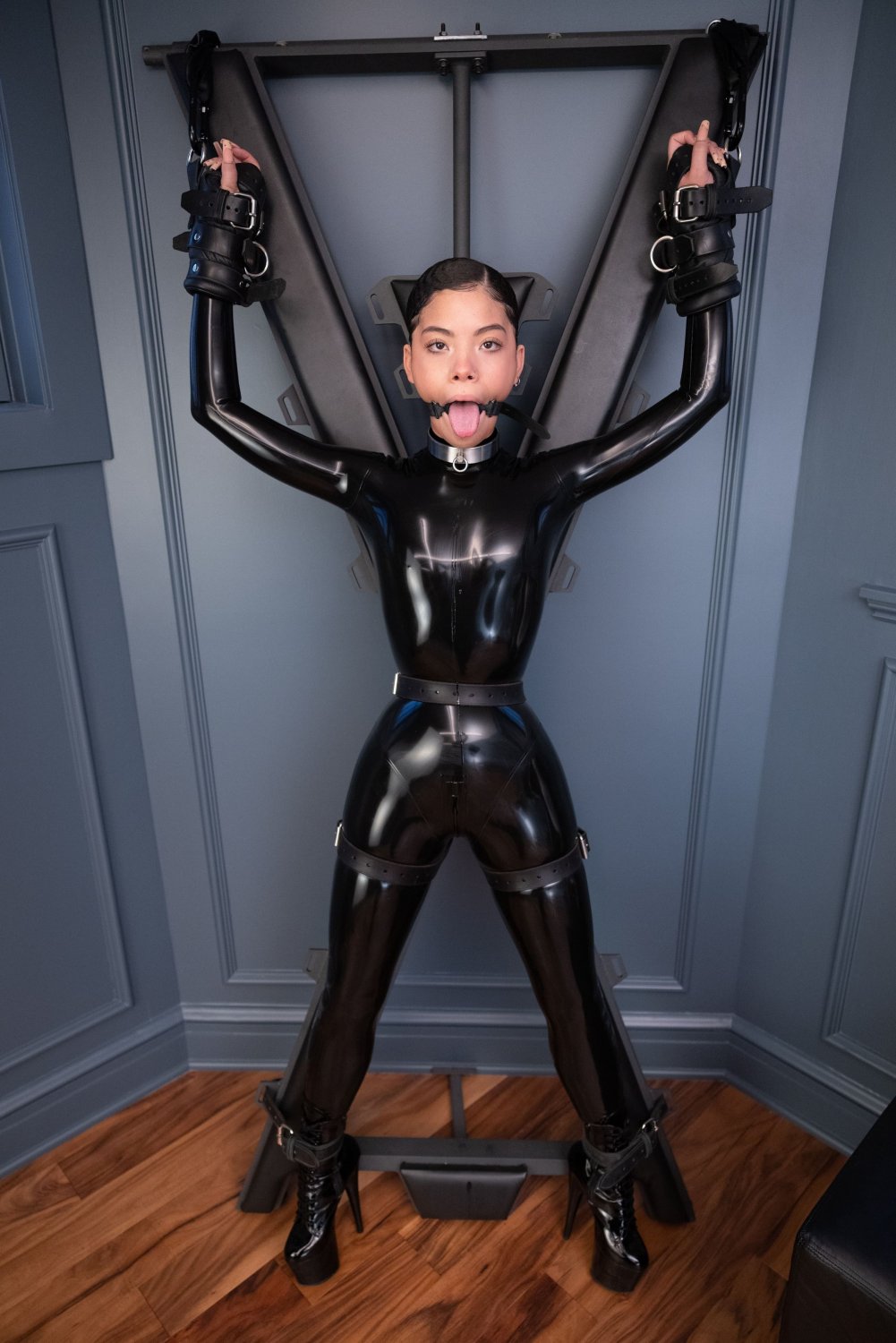 Ebony latex submissive Shweetie shows off her kinky, fragile side 21