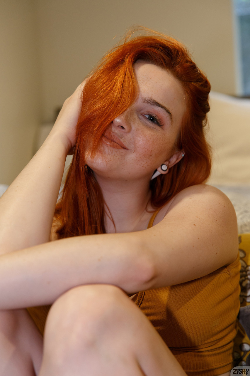 La delicada pelirroja no profesional Rae Frederickson revela su cuerpo y su burbujeante puerta trasera La delicada pelirroja no profesional Rae Frederickson revela su cuerpo y su burbujeante puerta trasera