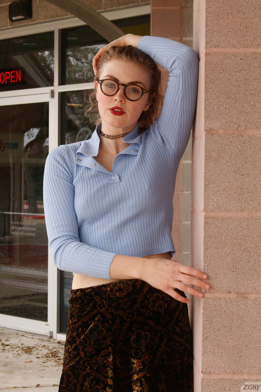 Nerdy Kat Keen’s Cute Outfit Shines in Playful Public Tease Nerdy Kat Keen’s Cute Outfit Shines in Playful Public Tease