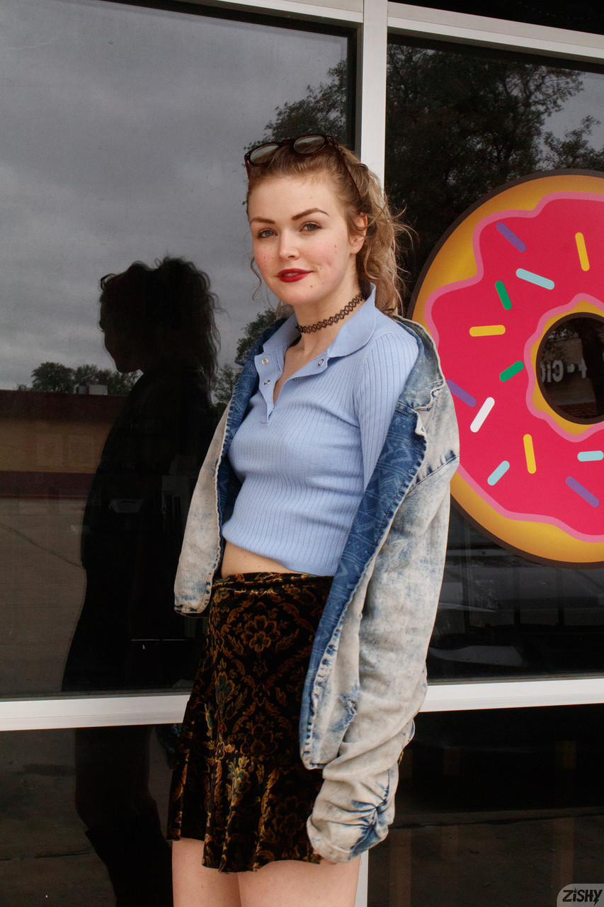 Nerdy Kat Keen’s Cute Outfit Shines in Playful Public Tease Nerdy Kat Keen’s Cute Outfit Shines in Playful Public Tease