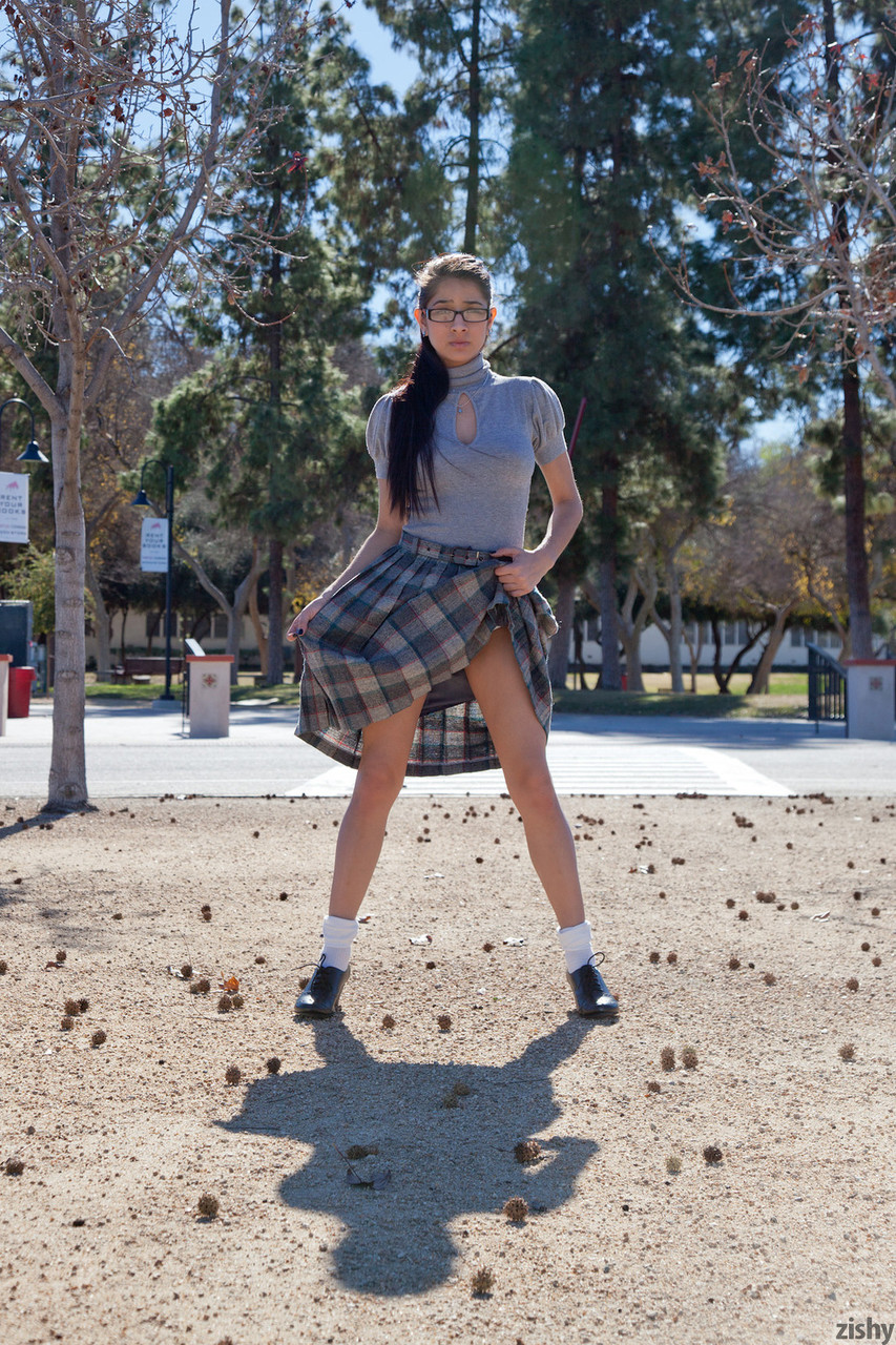 Megan Salinas’ Cleavage and Panties Flash in Sultry Outdoor Tease Megan Salinas’ Cleavage and Panties Flash in Sultry Outdoor Tease