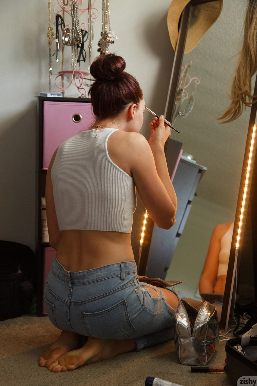 La actriz principiante Ivah Anseline se pone traviesa en su recopilación privada La actriz principiante Ivah Anseline se pone traviesa en su recopilación privada